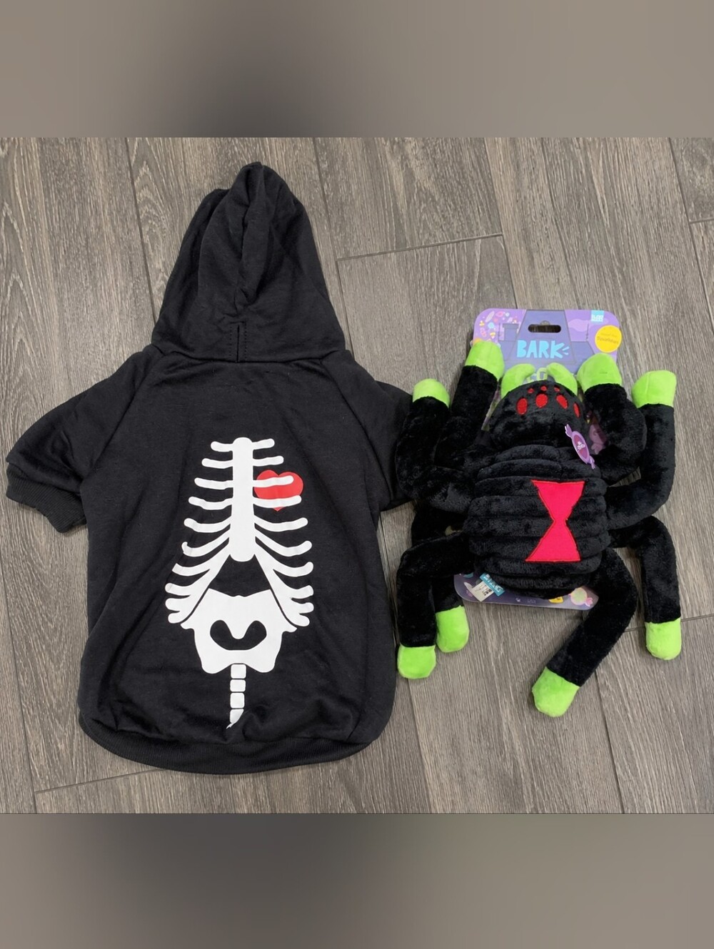 Brand new Dog Skeleton Hoodie (Size M) Glow In The Dark + Spider Toy, Bark
